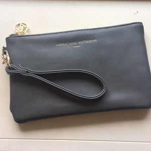Adrienne Vittadini power charging clutch